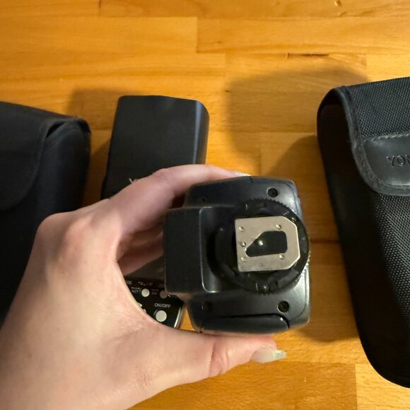 Yongnuo YN560 IV Speedlite (x2) + Neewer FM Radio Trigger Set flashes - Picture 8 of 11